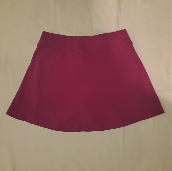 PINK athletic skirt. Built in shorts. Pink fusia color - Picture 3 of 4